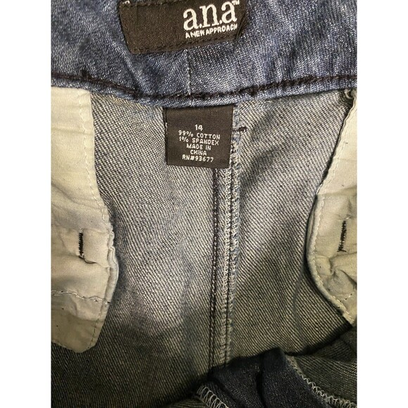 A.N.A. A New Approach Woman Dark Rinse 14W SHORT Wide‎ Leg Jeans Raw Hem At 31” - Picture 5 of 6